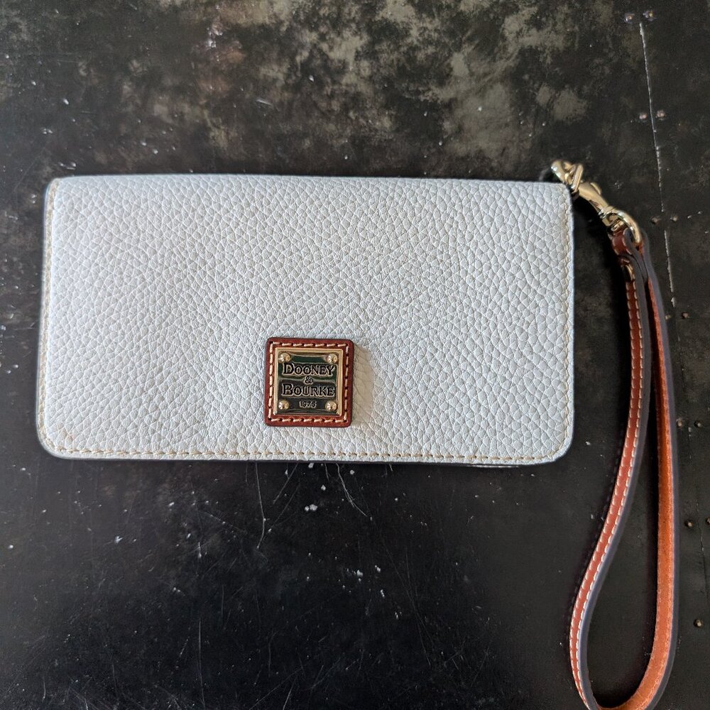 Dooney and Bourke Fey Wristlet